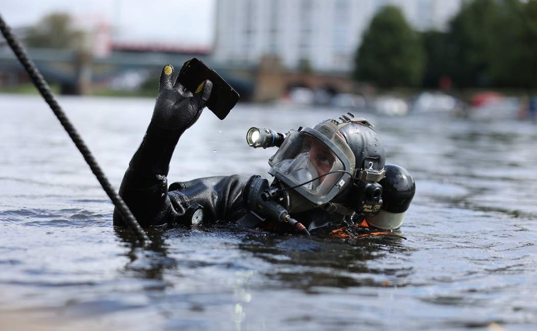 Divers practising in the River Trent
