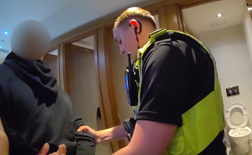 20260618-arrest-in-pub.jpg
