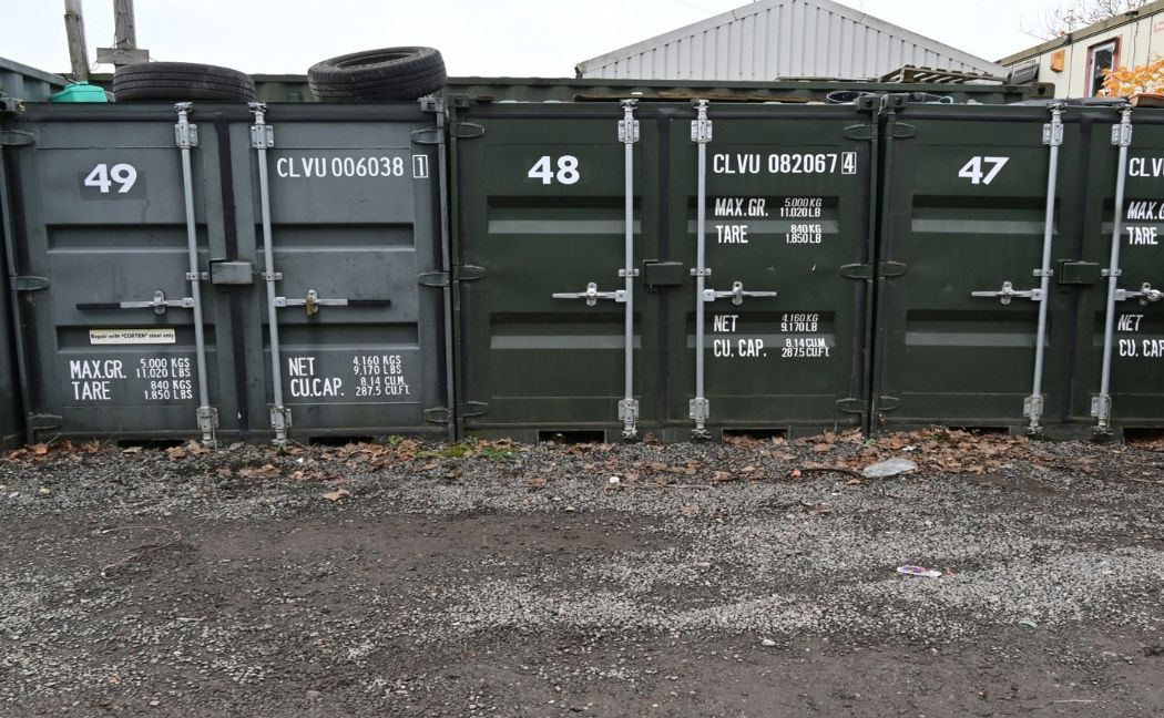 20262409 Op Basin containers.jpg