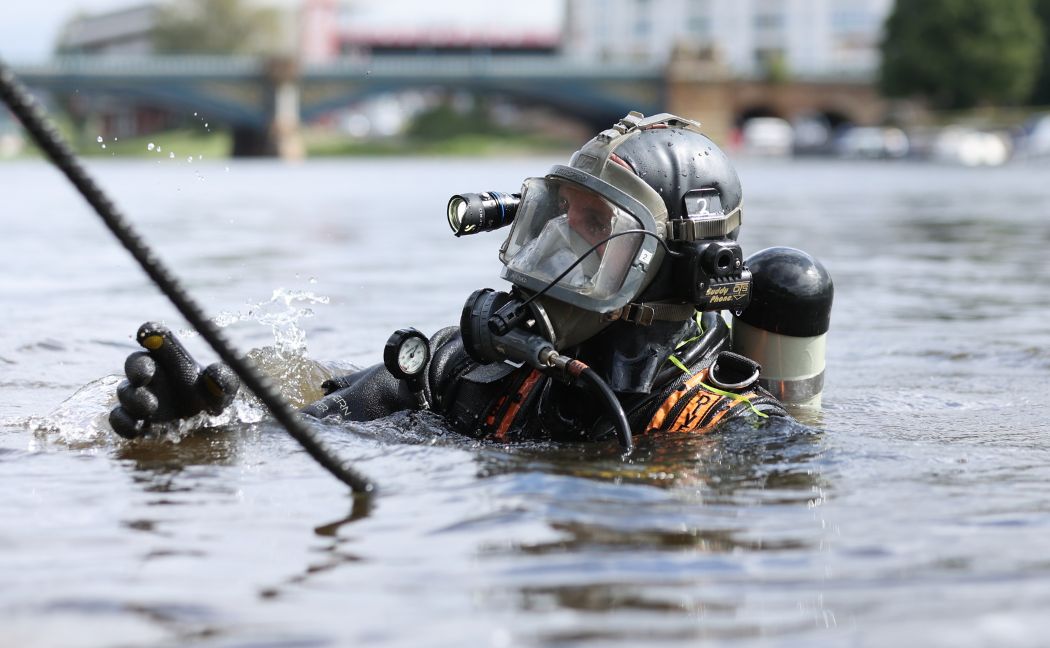 police diver